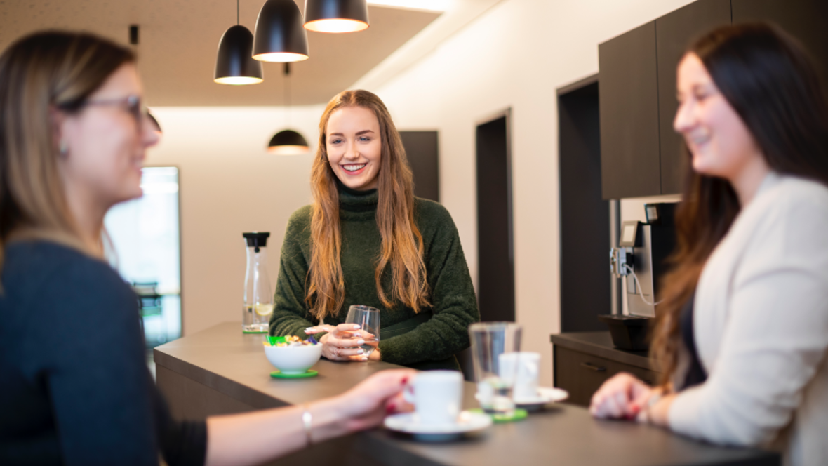 karriere-bei-steuerberater-zawi-treuhand-image-kaffeepause-1at2x